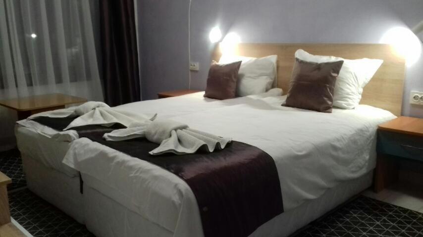 Iglika Hotel Yambol Luaran gambar
